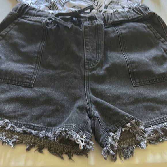 NWT Jean shorts 2xl - Picture 2 of 4